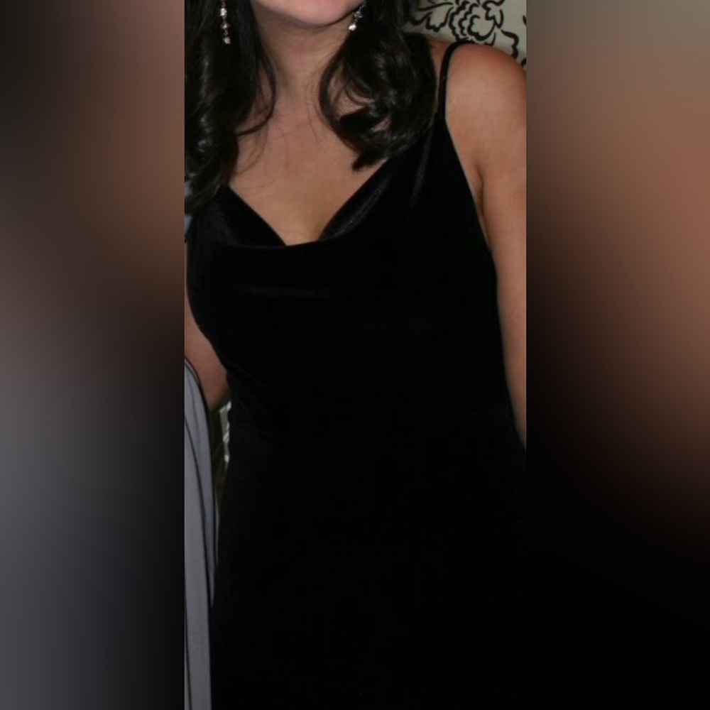 Lulu’s black velvet cowl neck maxi dress sz M